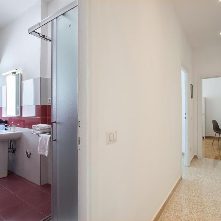 Ampio appartamento familiare Metro A a 50m - Appartamento Deluxe con 2 Camere da Letto - 29