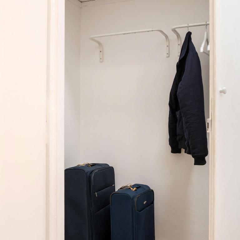 Ampio appartamento familiare Metro A a 50m - Appartamento Deluxe con 2 Camere da Letto - 43