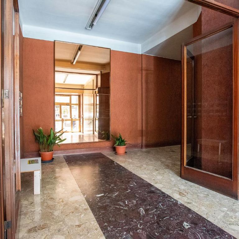 Ampio appartamento familiare Metro A a 50m - Appartamento Deluxe con 2 Camere da Letto - 46