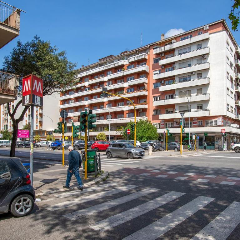 Ampio appartamento familiare Metro A a 50m - Appartamento Deluxe con 2 Camere da Letto - 47