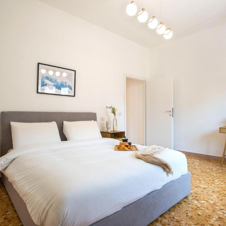 Ampio appartamento familiare Metro A a 50m - Appartamento Deluxe con 2 Camere da Letto - 55