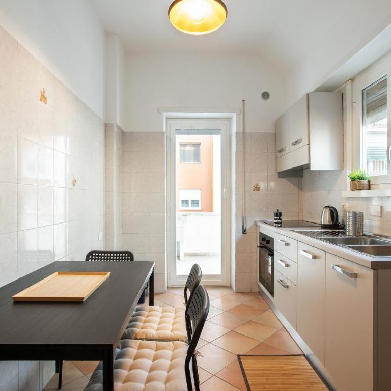 Ampio appartamento familiare Metro A a 50m - Appartamento Deluxe con 2 Camere da Letto - 7