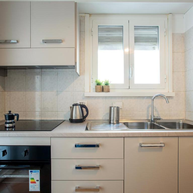 Ampio appartamento familiare Metro A a 50m - Appartamento Deluxe con 2 Camere da Letto - 19