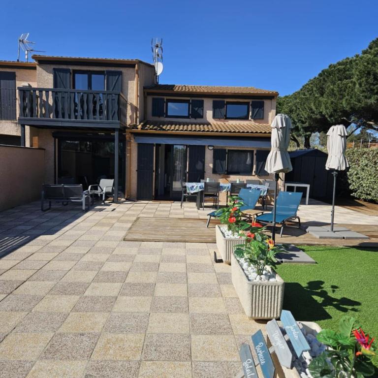 Maison tout confort 4 ch 8p domaine privé avec piscines, et plage à 10 min à pied - Maison 4 Chambres - 3