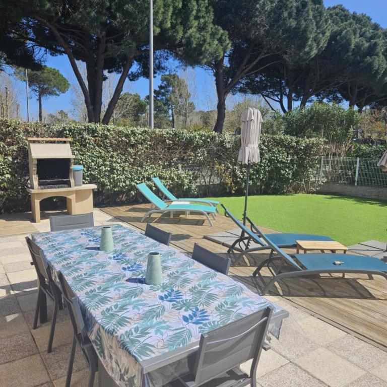 Maison tout confort 4 ch 8p domaine privé avec piscines, et plage à 10 min à pied - Maison 4 Chambres - 4