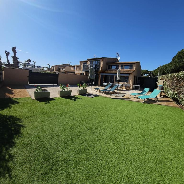 Maison tout confort 4 ch 8p domaine privé avec piscines, et plage à 10 min à pied - Maison 4 Chambres - 1