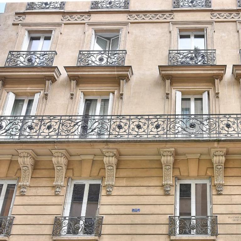 Chic Studio near Arc de Triomphe - One-Bedroom Apartment - 5