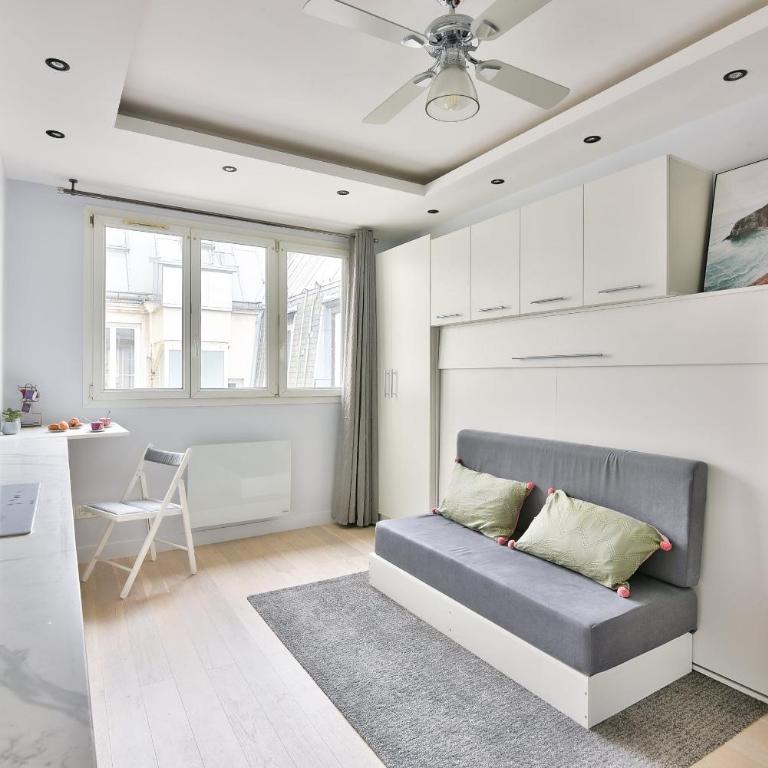 Chic Studio near Arc de Triomphe - One-Bedroom Apartment - 4