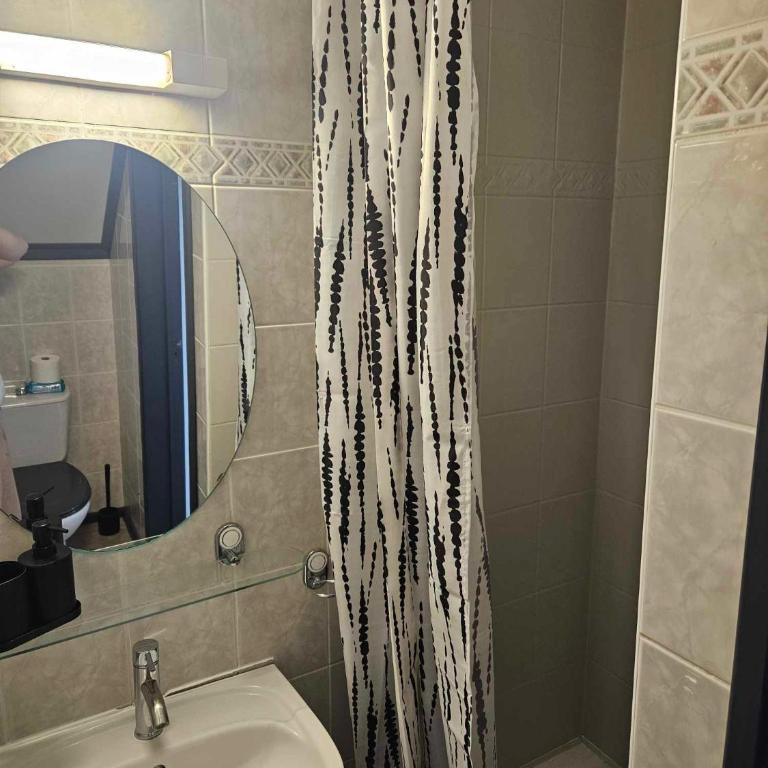Maison tout confort 4 ch 8p domaine privé avec piscines, et plage à 10 min à pied - Maison 4 Chambres - 28