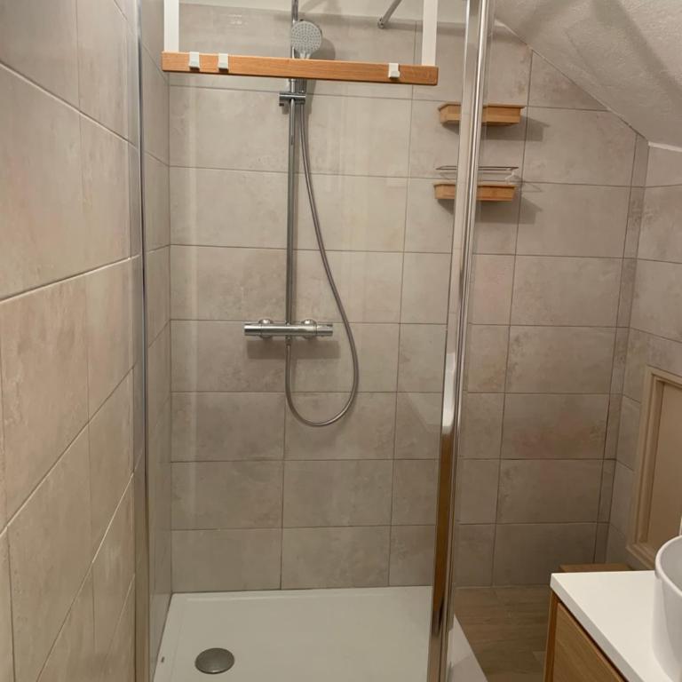 T2 en rez-de-jardin en plein coeur de la Londe les Maures - Maison 1 Chambre - 7