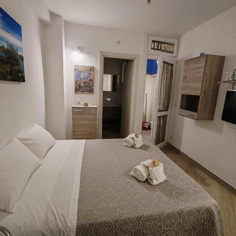 Holiday House - Camera Matrimoniale con Bagno Privato - 3