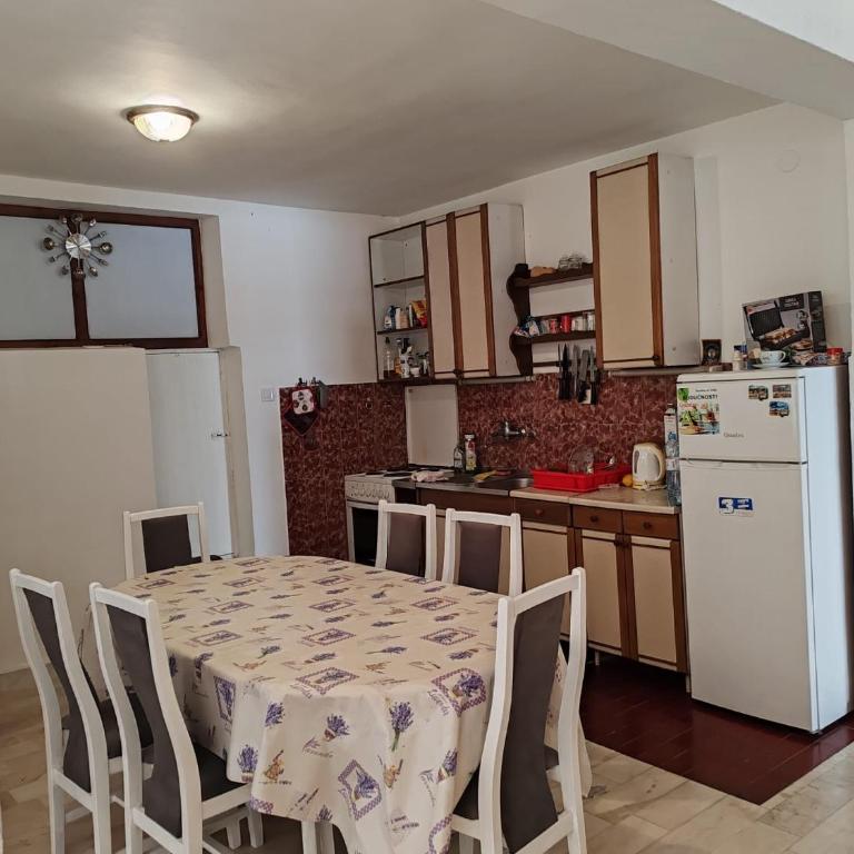 Petrovic house - Two-Bedroom House - 9