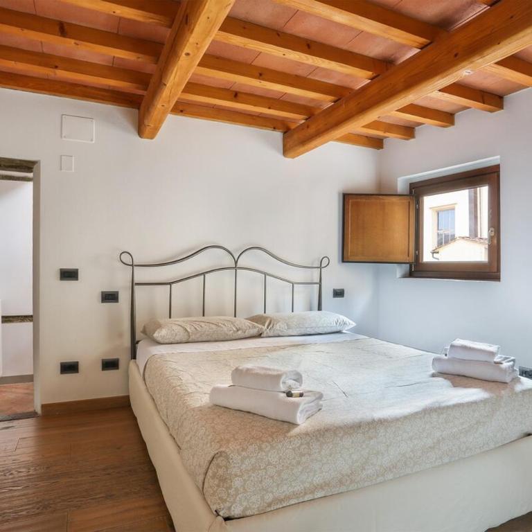 The Tower Suite next to Uffizi Gallery - Three-Bedroom Apartment - 4