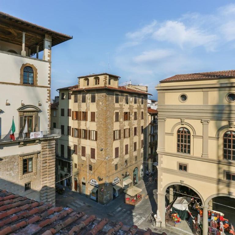 The Tower Suite next to Uffizi Gallery - Three-Bedroom Apartment - 2