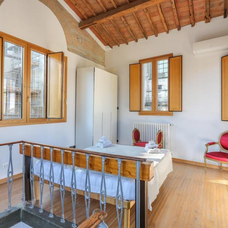 The Tower Suite next to Uffizi Gallery - Three-Bedroom Apartment - 3