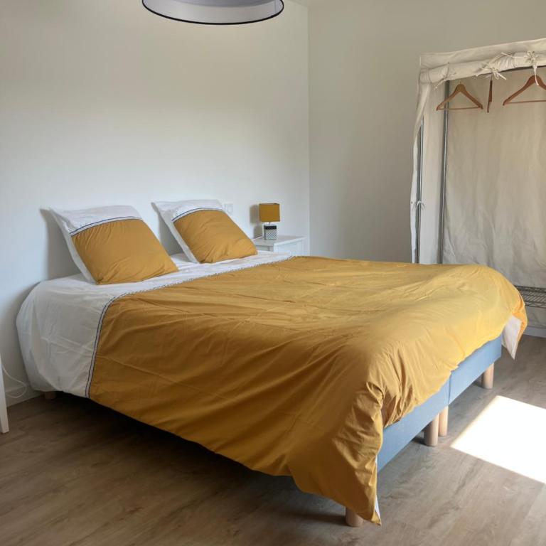 Port lenn - Three-Bedroom House - 2