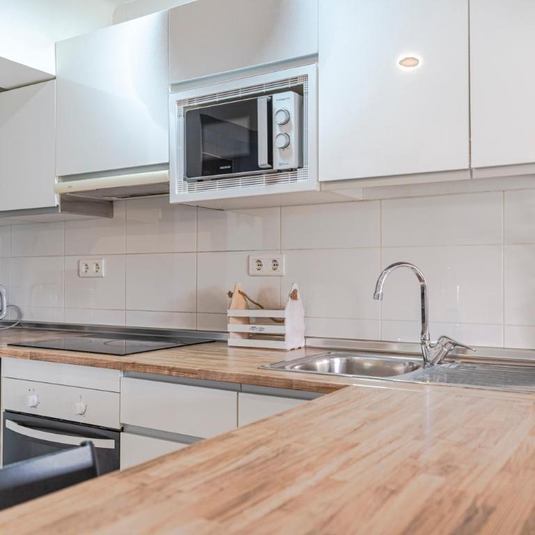 RentitSpain - Torremolinos - Pequeño Paraíso de Confort con Piscina - Apartamento de 1 dormitorio - 52