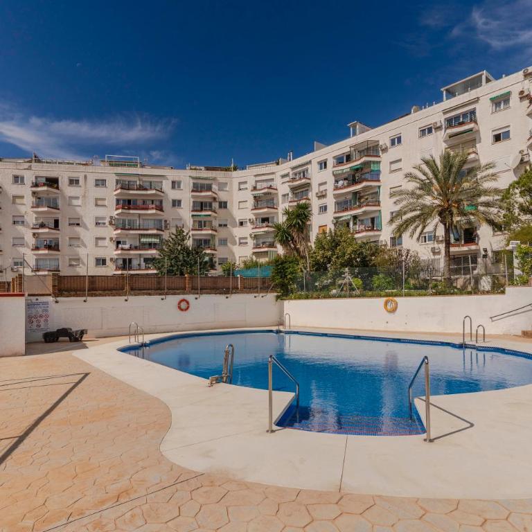 RentitSpain - Torremolinos - Pequeño Paraíso de Confort con Piscina - Apartamento de 1 dormitorio - 65