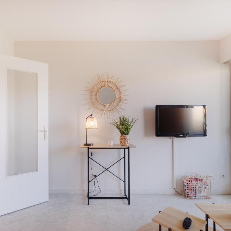 Antibes PISCINE ET TENNIS - Apartment with Garden View - 7