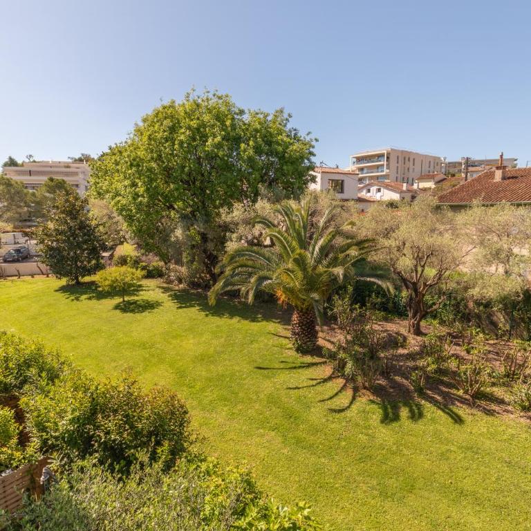 Antibes PISCINE ET TENNIS - Apartment with Garden View - 10
