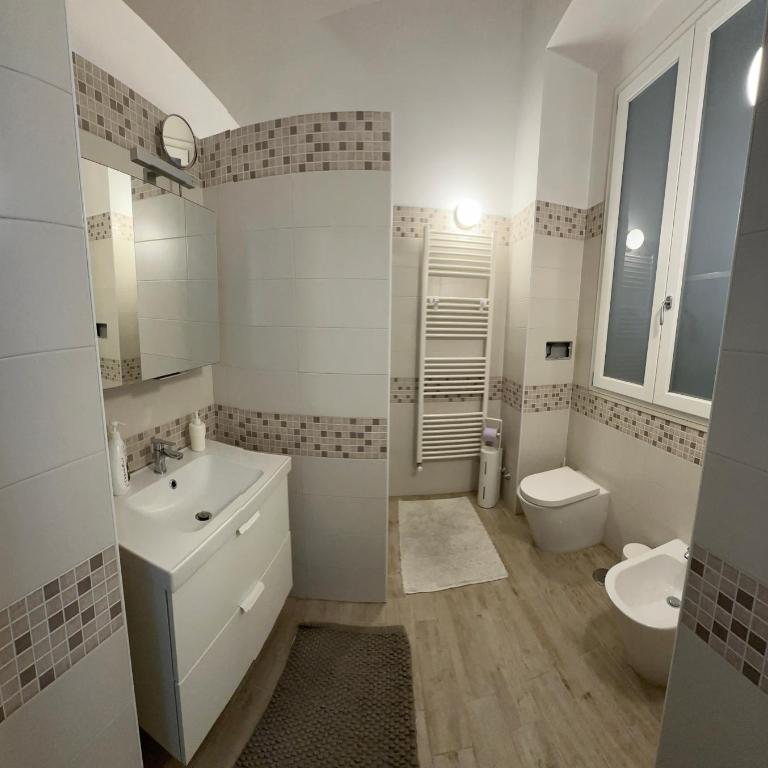 Chez moi - Three-Bedroom Apartment - 2