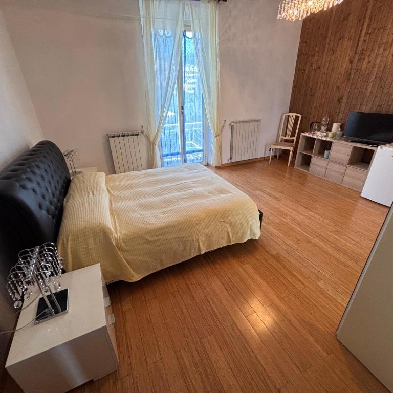 "IL Tulipano" appartamento, o doppia camera quadrupla, con bagno - Two-Bedroom Apartment with bathroom - 2