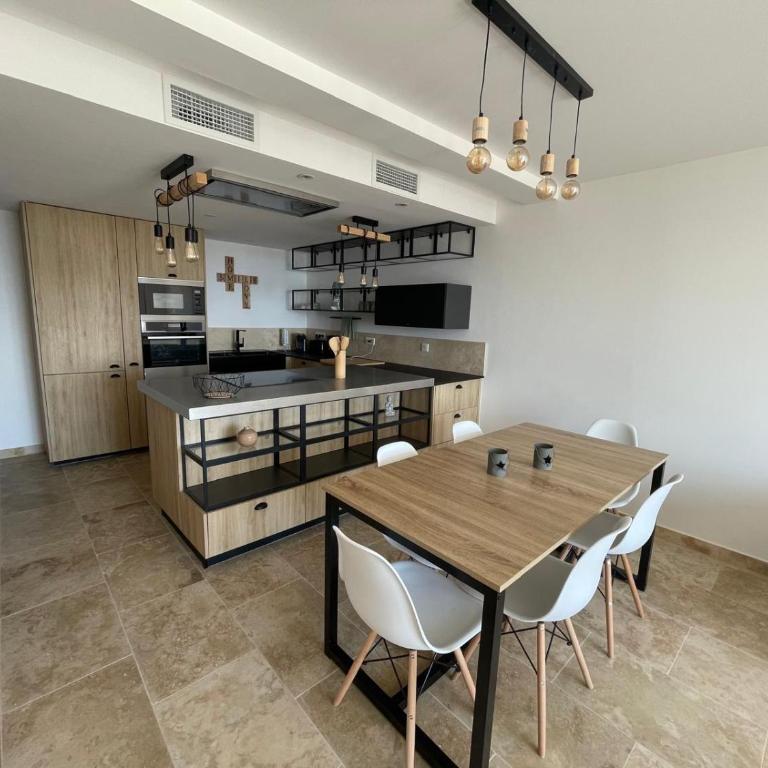 Maison belle vue - Three-Bedroom House - 2