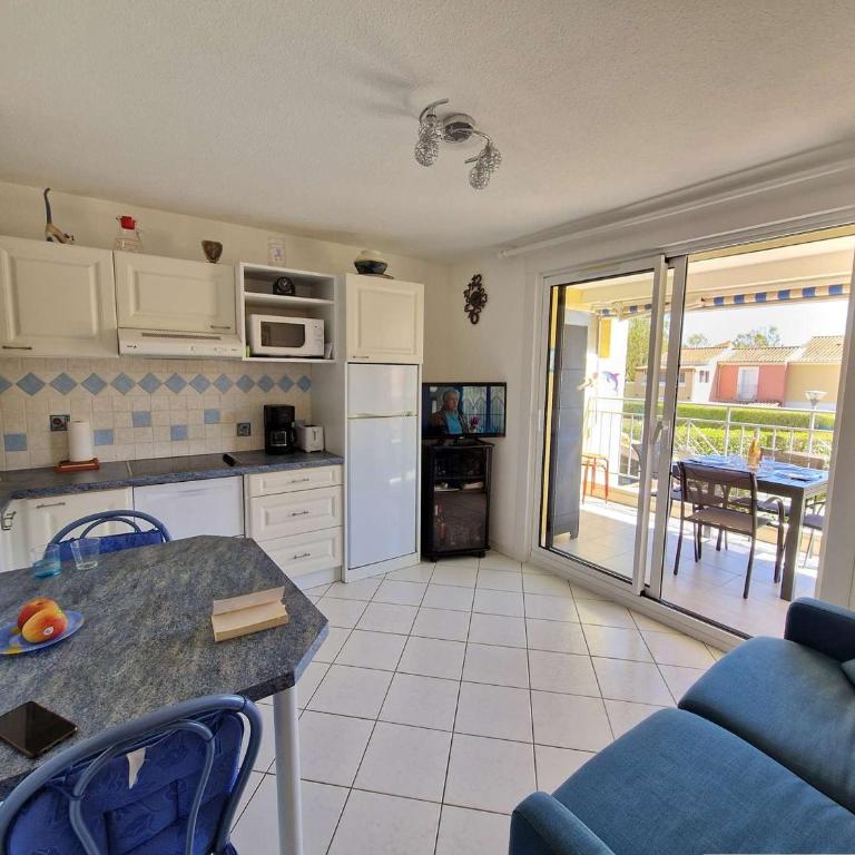Appartement Vacances: Piscine, Tennis, Pétanque, Terrasse, Parking - Proche Commodités - FR-1-387-170 - Appartement (4 Adultes) - 8