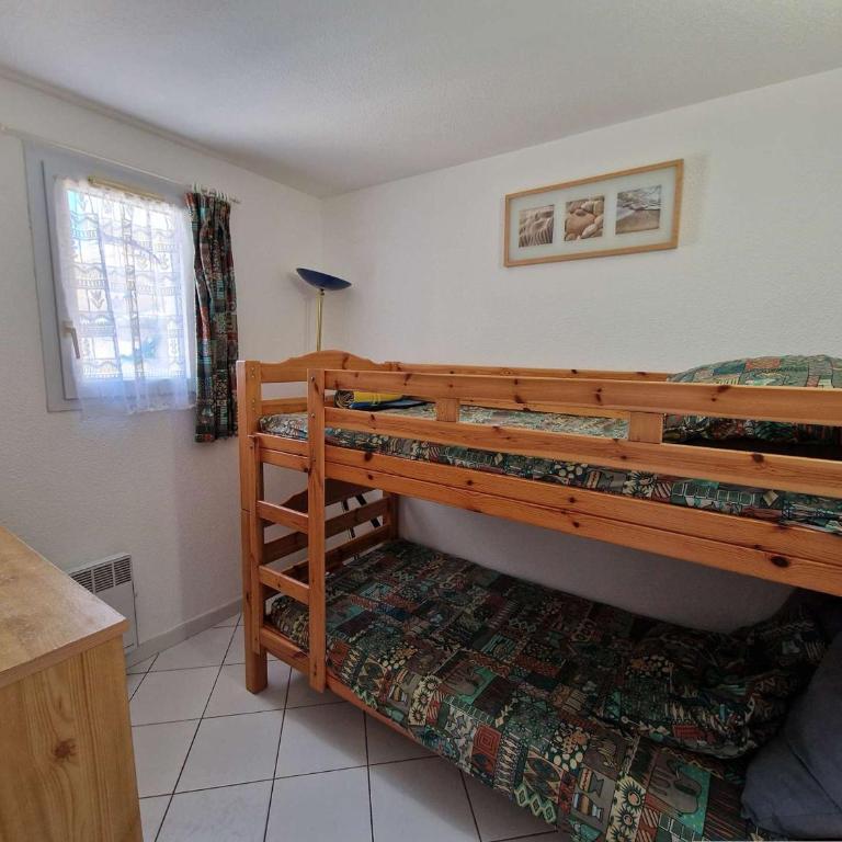 Appartement Vacances: Piscine, Tennis, Pétanque, Terrasse, Parking - Proche Commodités - FR-1-387-170 - Appartement (4 Adultes) - 10