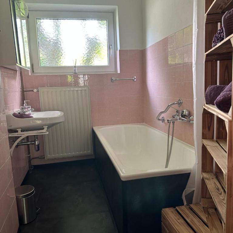 Luxescape- Seeblick- Ossiachersee- Aussicht- Natur- Radfahren- Ruhe - Apartment mit 1 Schlafzimmer - 2