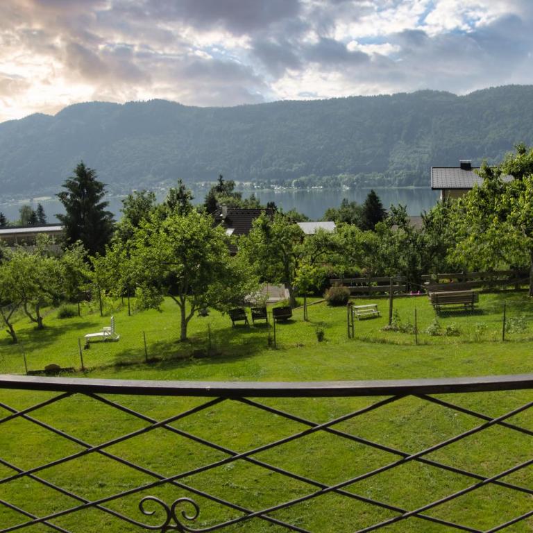 Luxescape- Seeblick- Ossiachersee- Aussicht- Natur- Radfahren- Ruhe - Apartment mit 1 Schlafzimmer - 1