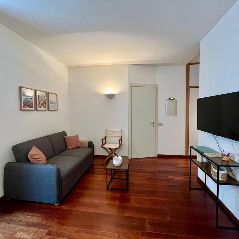 Lecco via Roma - Appartamento con 1 Camera da Letto - 8