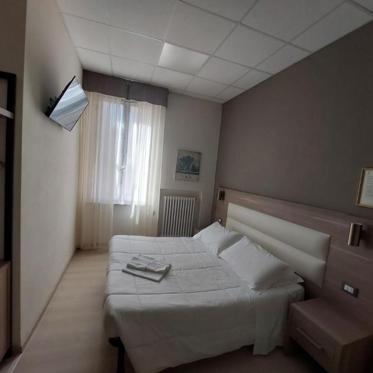 Hotel Tina - Camera Matrimoniale - 1