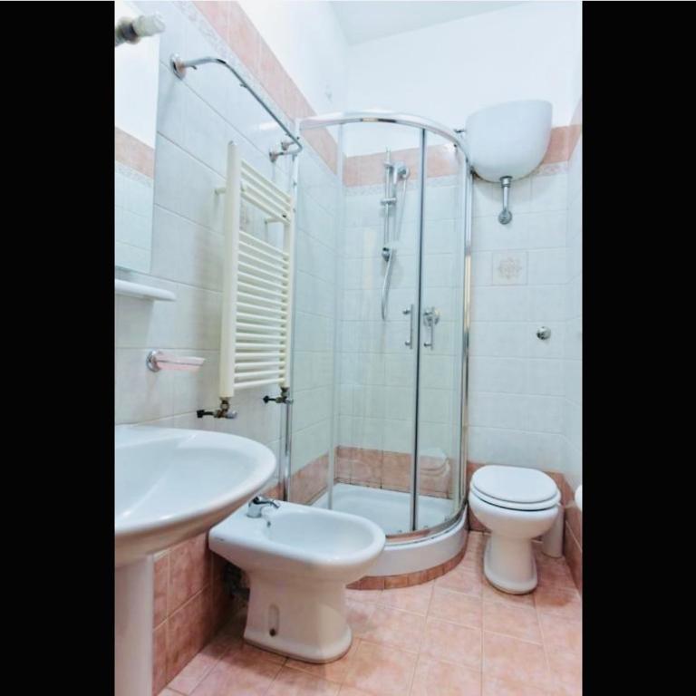 TERMINI STAR - Camera Quadrupla con Bagno Privato - 1