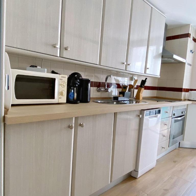 Apartamento Plaza Mar - Three-Bedroom Apartment - 26