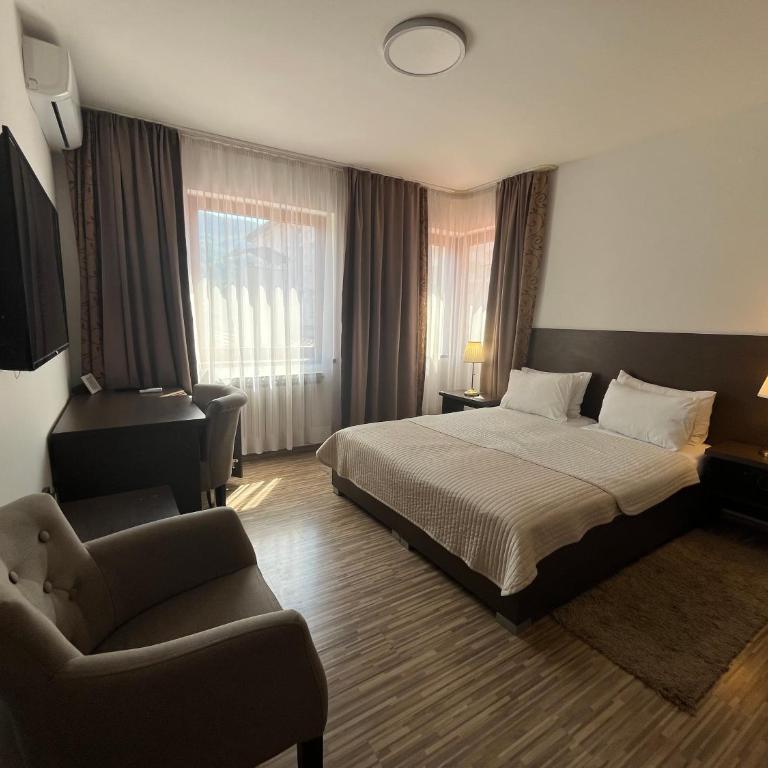 Hotel Divan - Standardna Dvokrevetna Soba sa Bračnim Krevetom/Zasebnim Krevetima - 1