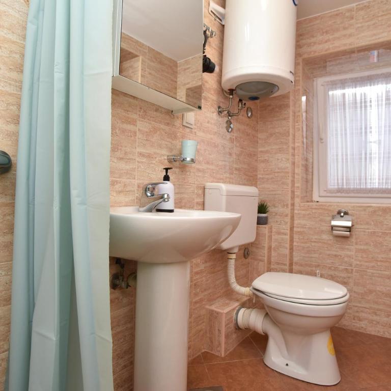 Sailor House - Dvokrevetna Soba sa Bračnim Krevetom i Sopstvenim Kupatilom - 21