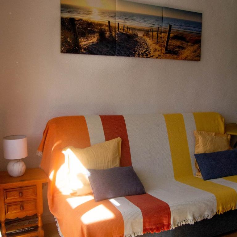Apartment Los Locos Beach with Balcony and Wi-Fi - One-Bedroom Apartment - 13
