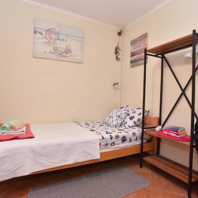 Sailor House - Single Room with Bathroom - 7