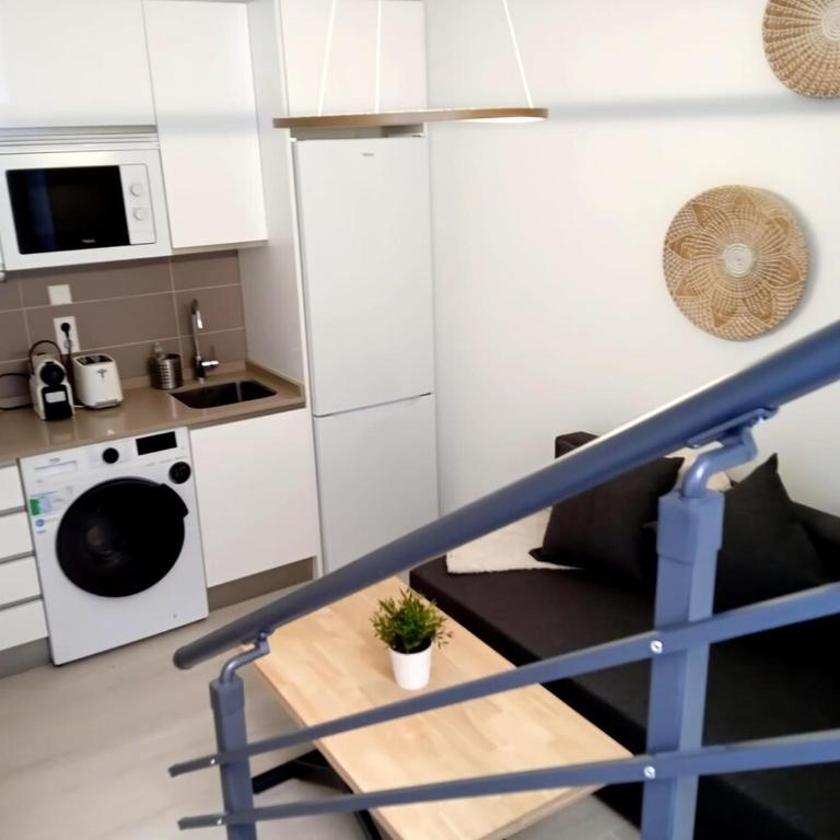 Exterior con parking junto a Avda de América - Apartamento de 1 dormitorio - 4