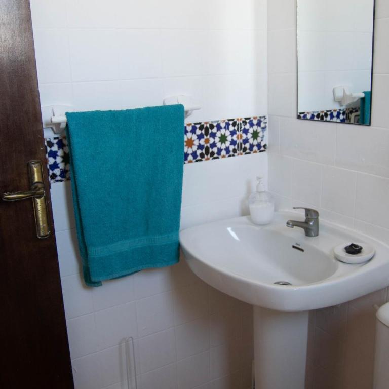 Apartment Los Locos Beach with Balcony and Wi-Fi - One-Bedroom Apartment - 24