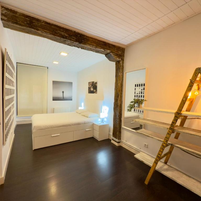 Arte y Diseño junto al Casco Viejo de Bilbao - Two-Bedroom Apartment with Balcony - 6