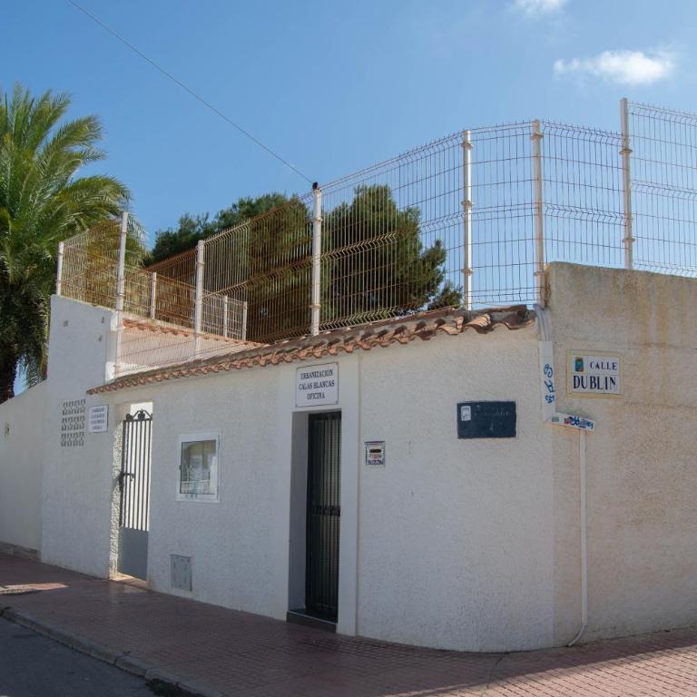 Apartment Los Locos Beach with Balcony and Wi-Fi - One-Bedroom Apartment - 43