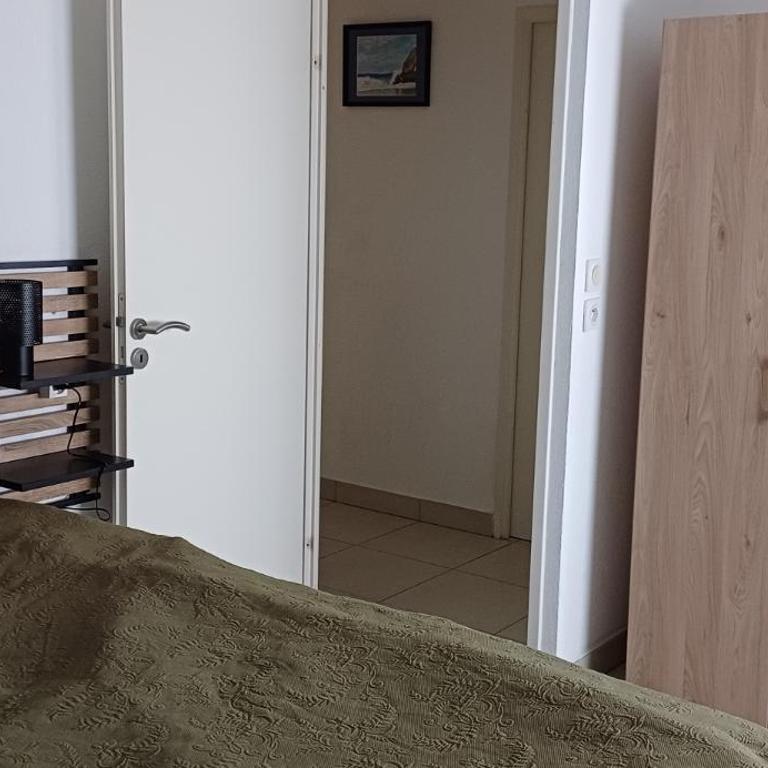 Appartement du port - Two-Bedroom Apartment - 7