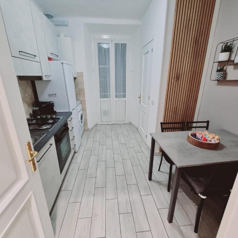 Best Stay Apartment - Two-Bedroom Apartment - 22