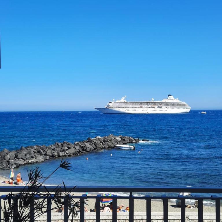 Arcadia Golden Bay - Appartamento con 2 Camere da Letto, Terrazza e Vista Mare - 21