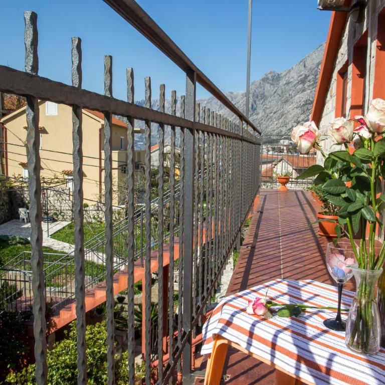 Piano apartments - One-Bedroom Apartment with Balcony - 11