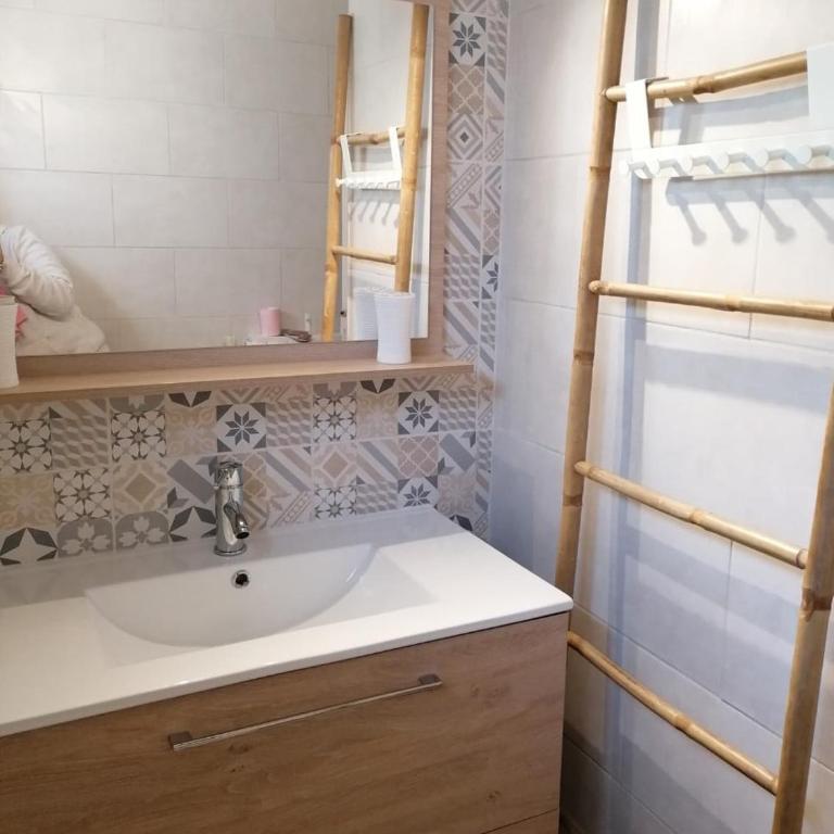 Charmant studio proche des criques - Apartamento de 1 dormitorio - 2