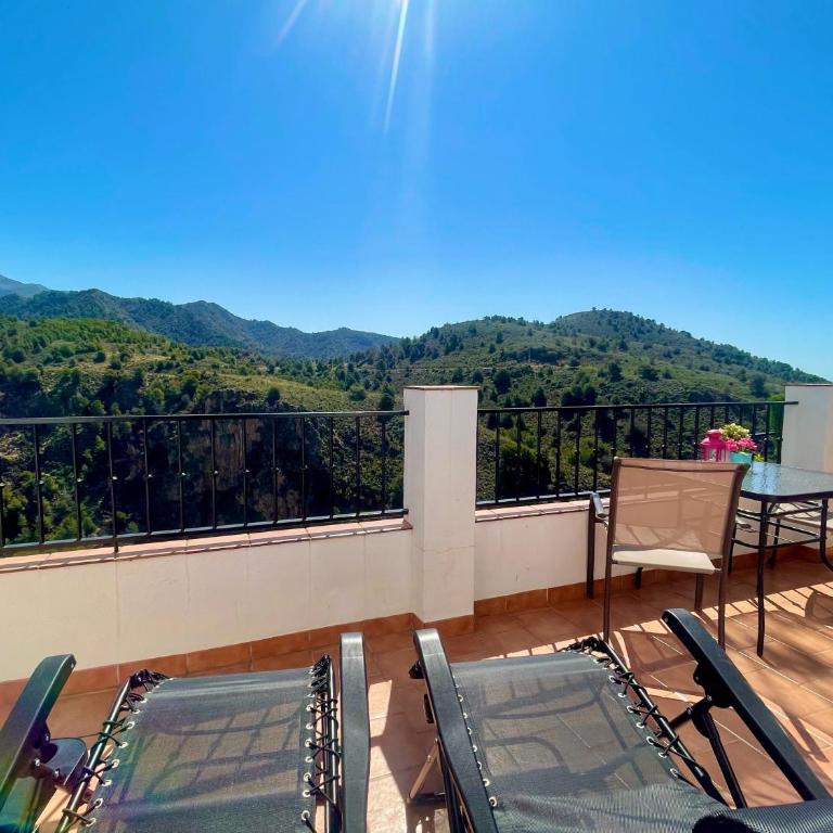 Apartamentos Axarquia , Frigiliana, terraza privada con vistas a la montaña rio y al mar - Apartamento de 1 dormitorio - 20