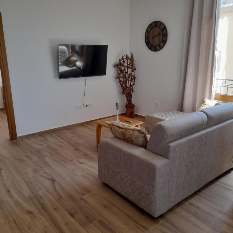 Apart SASHENKA 2 - Two-Bedroom Apartment - 6